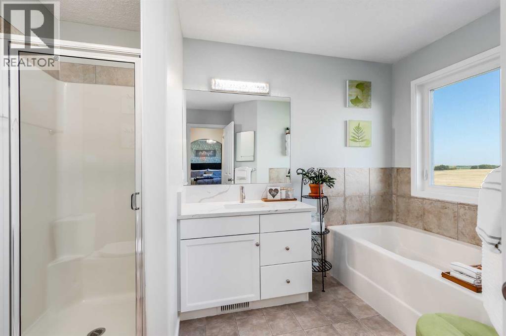 Photo 21 of 522 Stonegate Road Nw, Airdrie AB