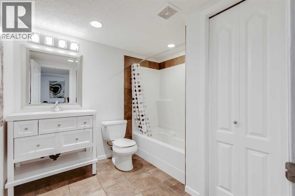 Photo 33 of 522 Stonegate Road Nw, Airdrie AB