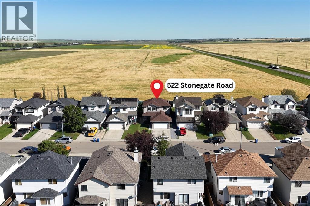 Photo 2 of 522 Stonegate Road Nw, Airdrie AB
