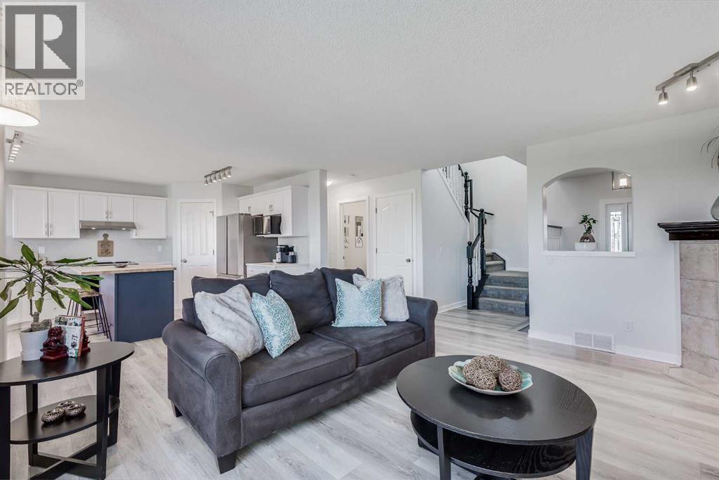 Photo 8 of 522 Stonegate Road Nw, Airdrie AB
