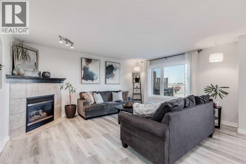 Photo 6 of 522 Stonegate Road Nw, Airdrie AB