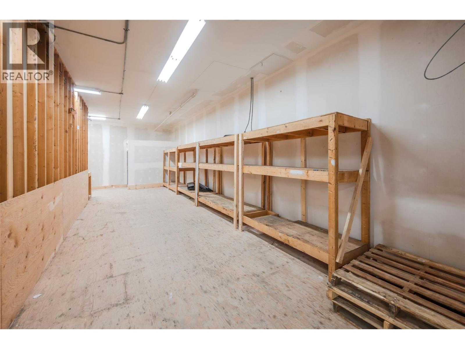 402 Industrial Avenue E, Penticton