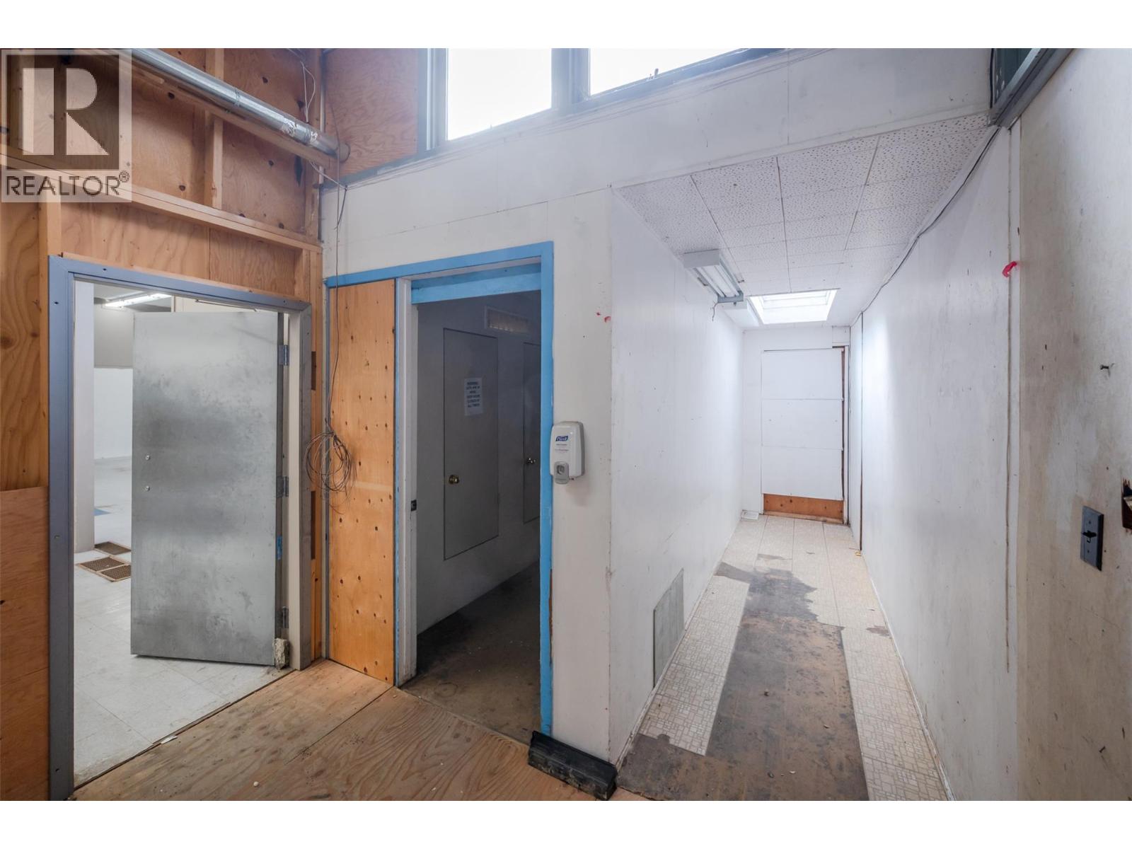 402 Industrial Avenue E, Penticton