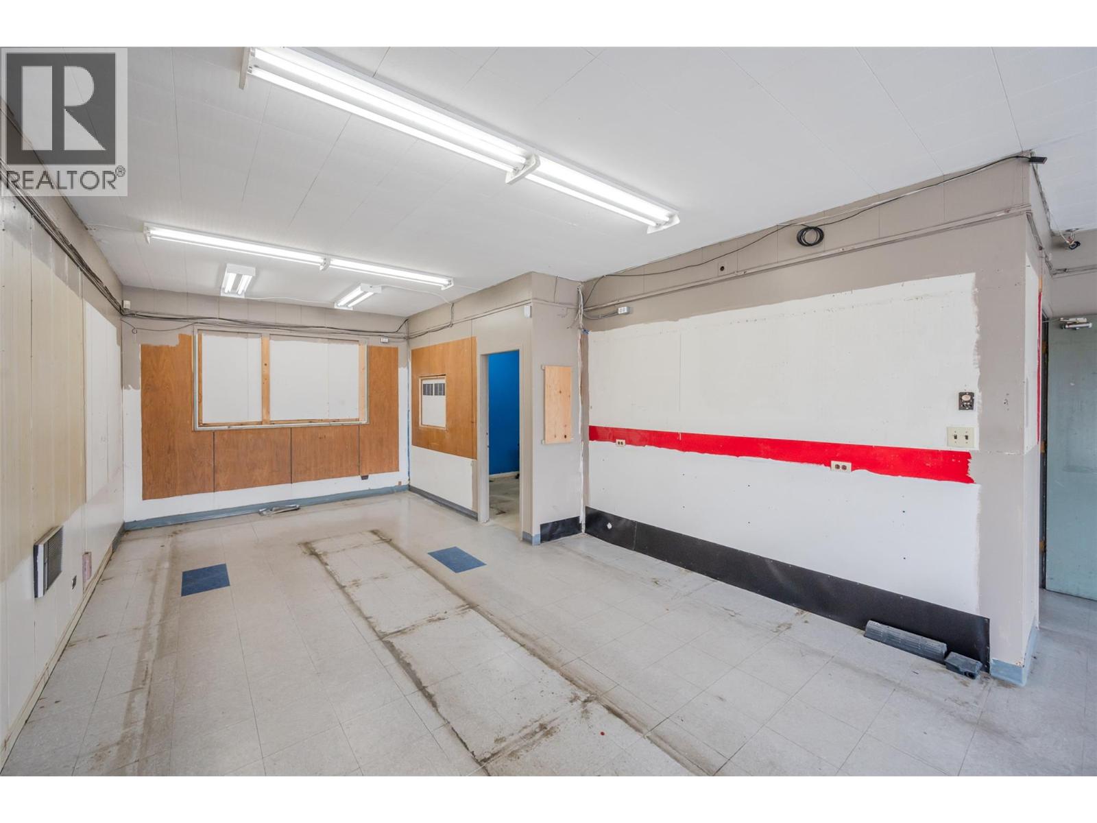 402 Industrial Avenue E, Penticton