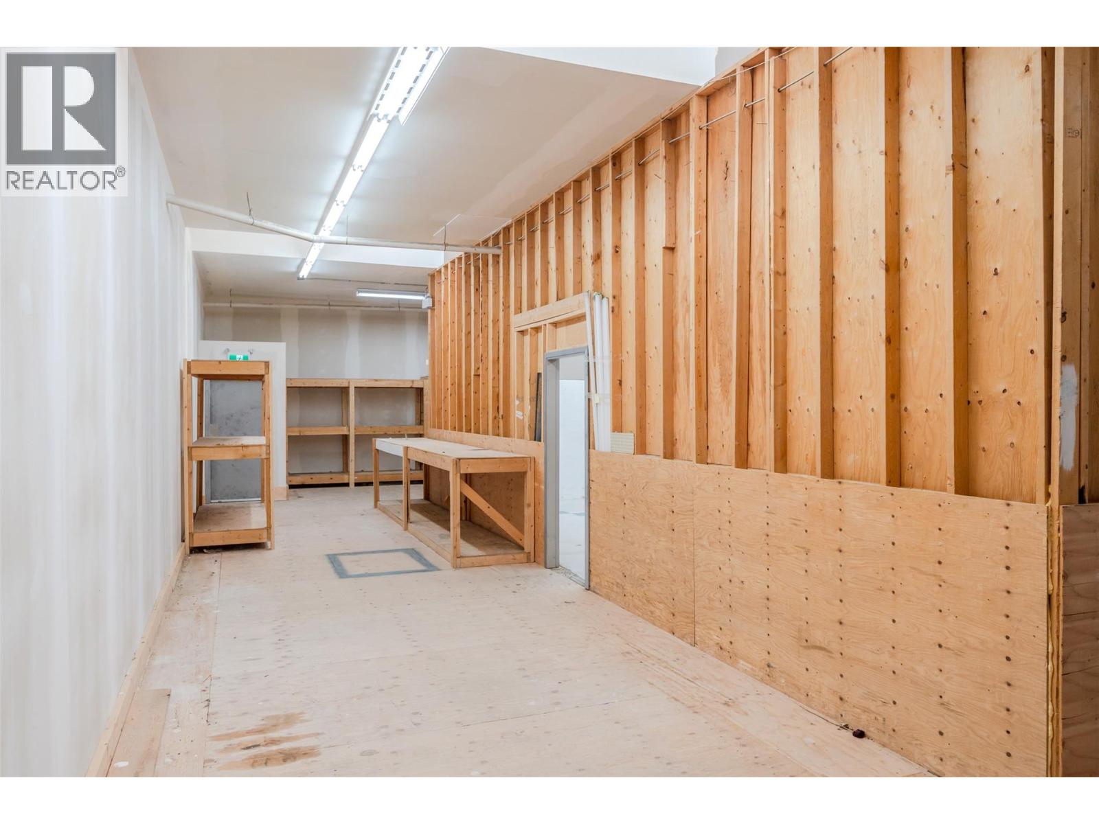 402 Industrial Avenue E, Penticton