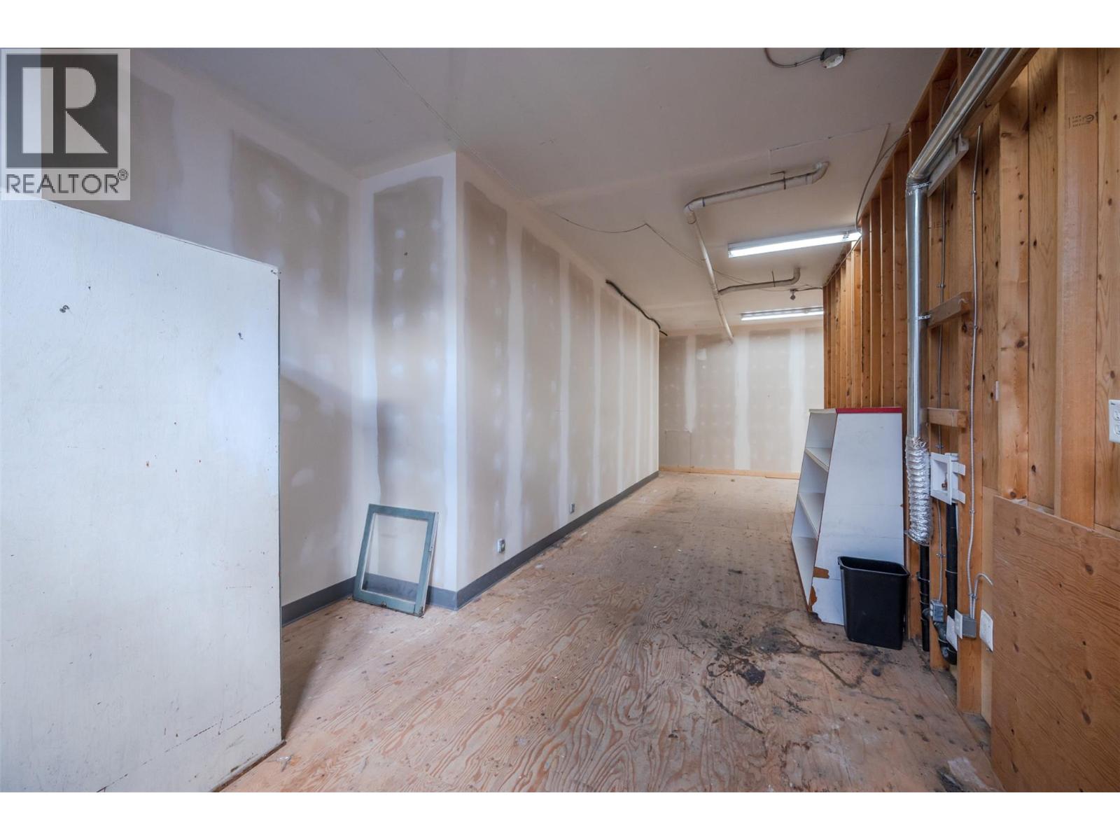 402 Industrial Avenue E, Penticton