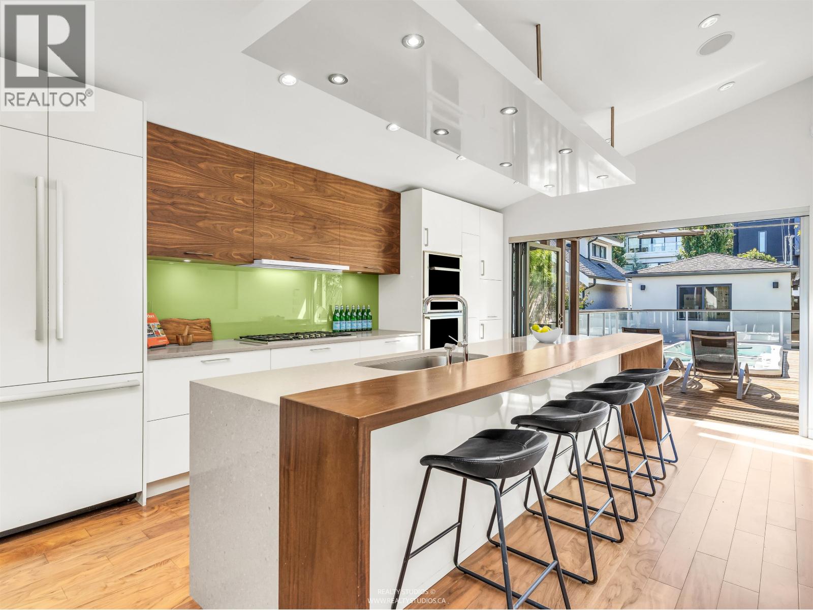 Photo 2 of 534 E 29th Avenue, Vancouver BC