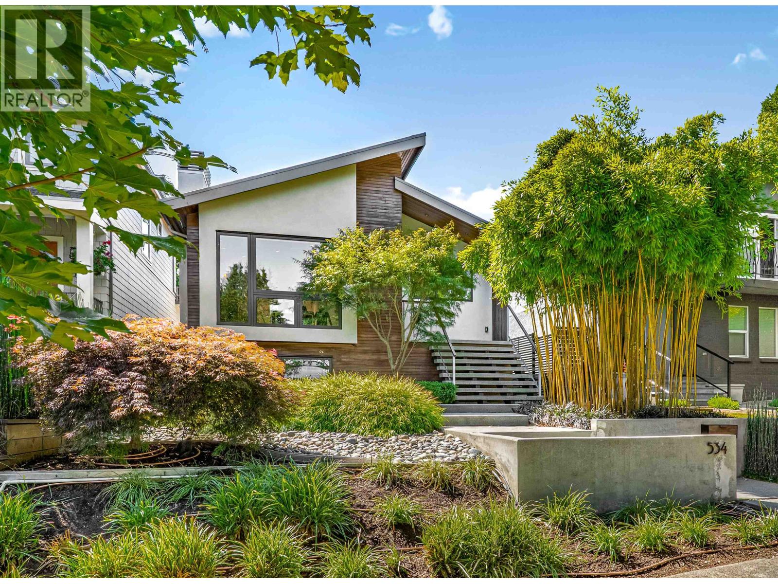 Photo 1 of 534 E 29th Avenue, Vancouver BC