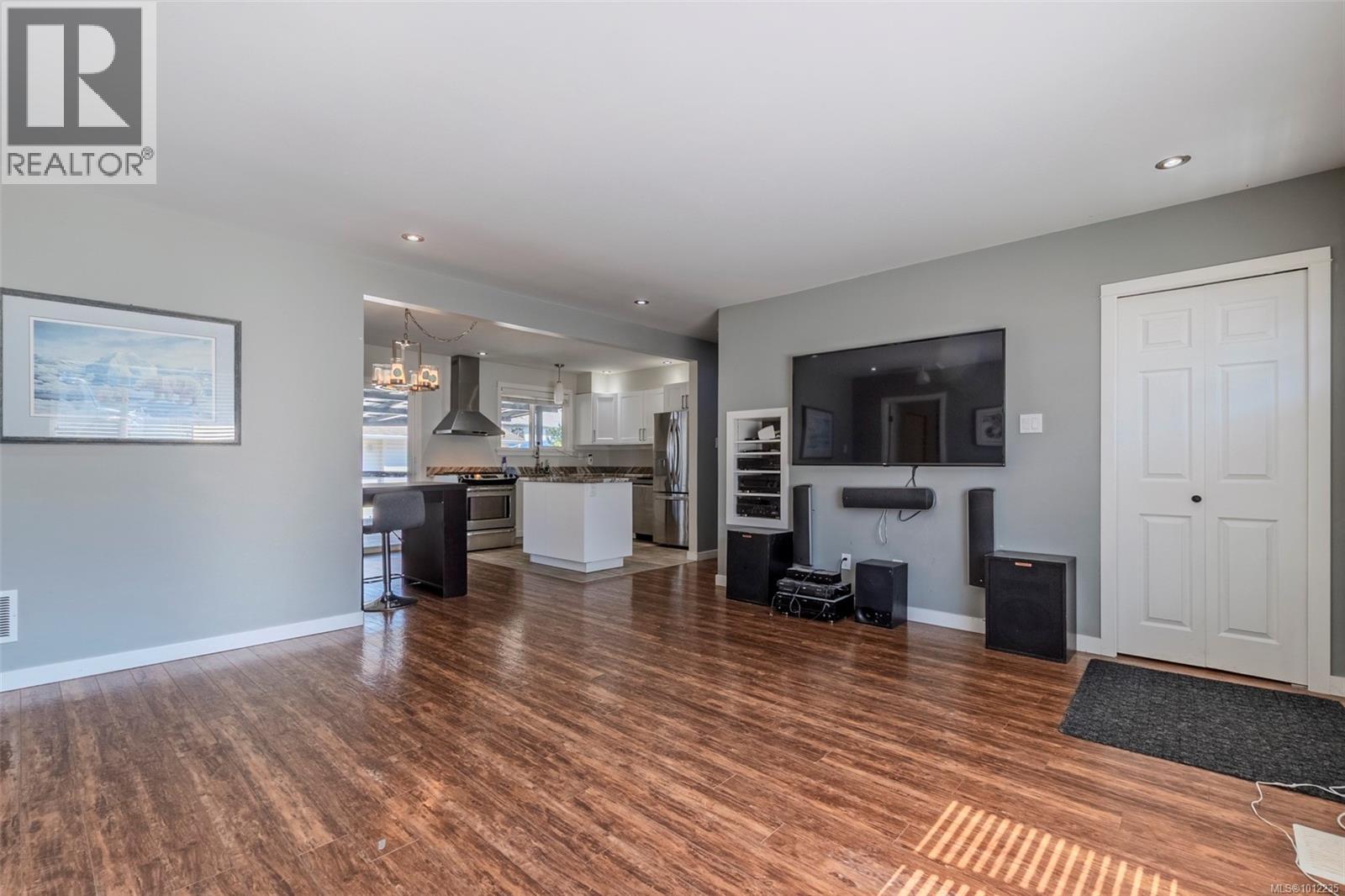 Photo 3 of 3381 Auchinachie Rd, Duncan BC
