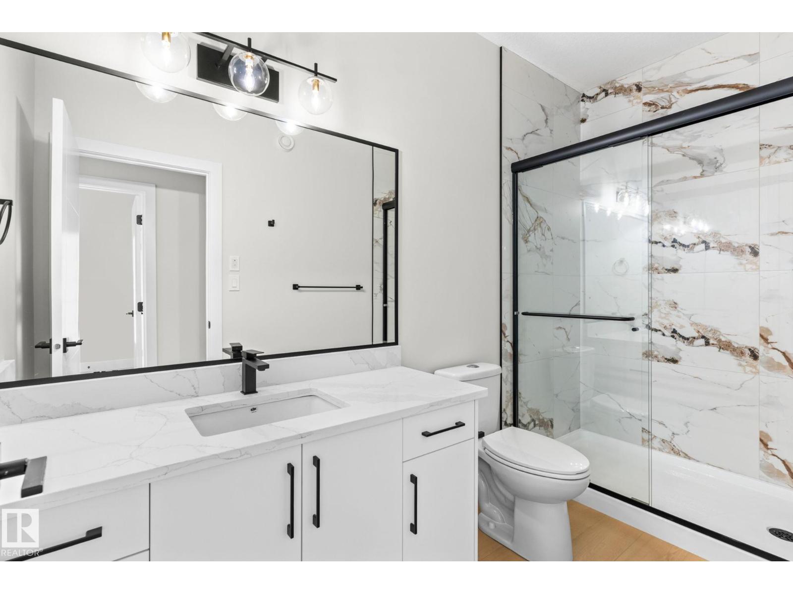Photo 13 of 8512 181 Av Nw, Edmonton AB