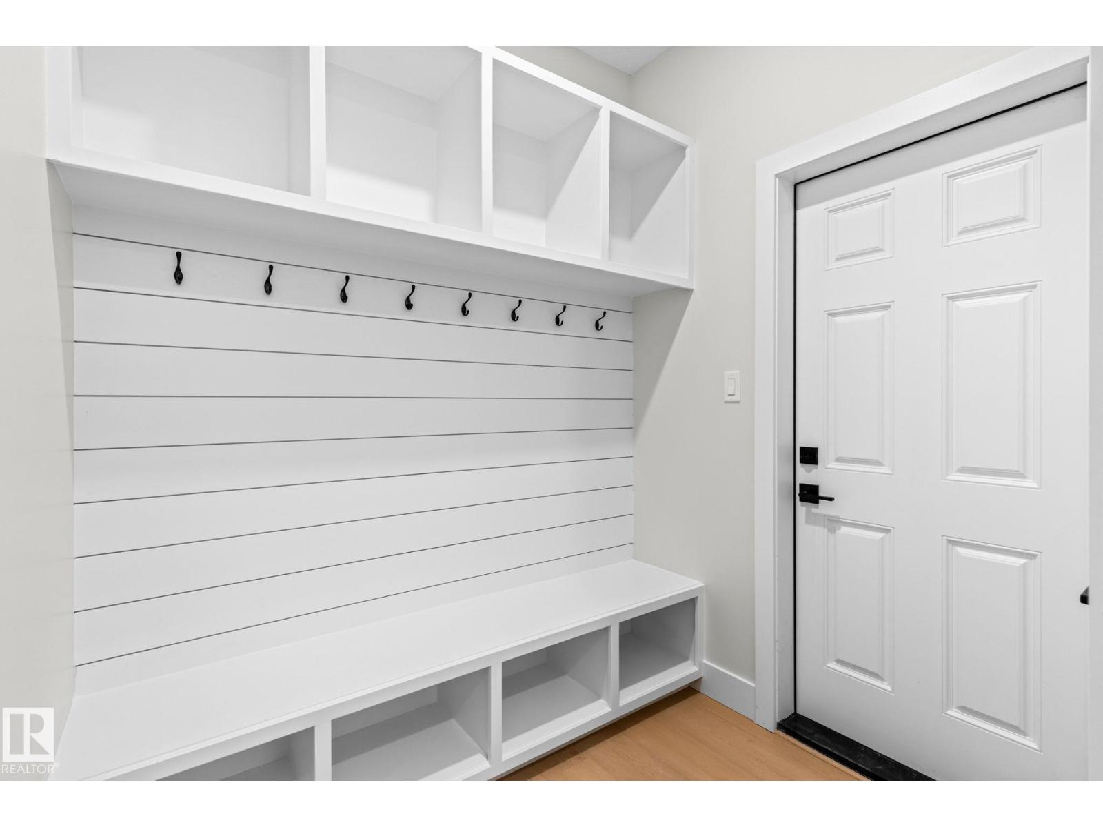 Photo 14 of 8512 181 Av Nw, Edmonton AB
