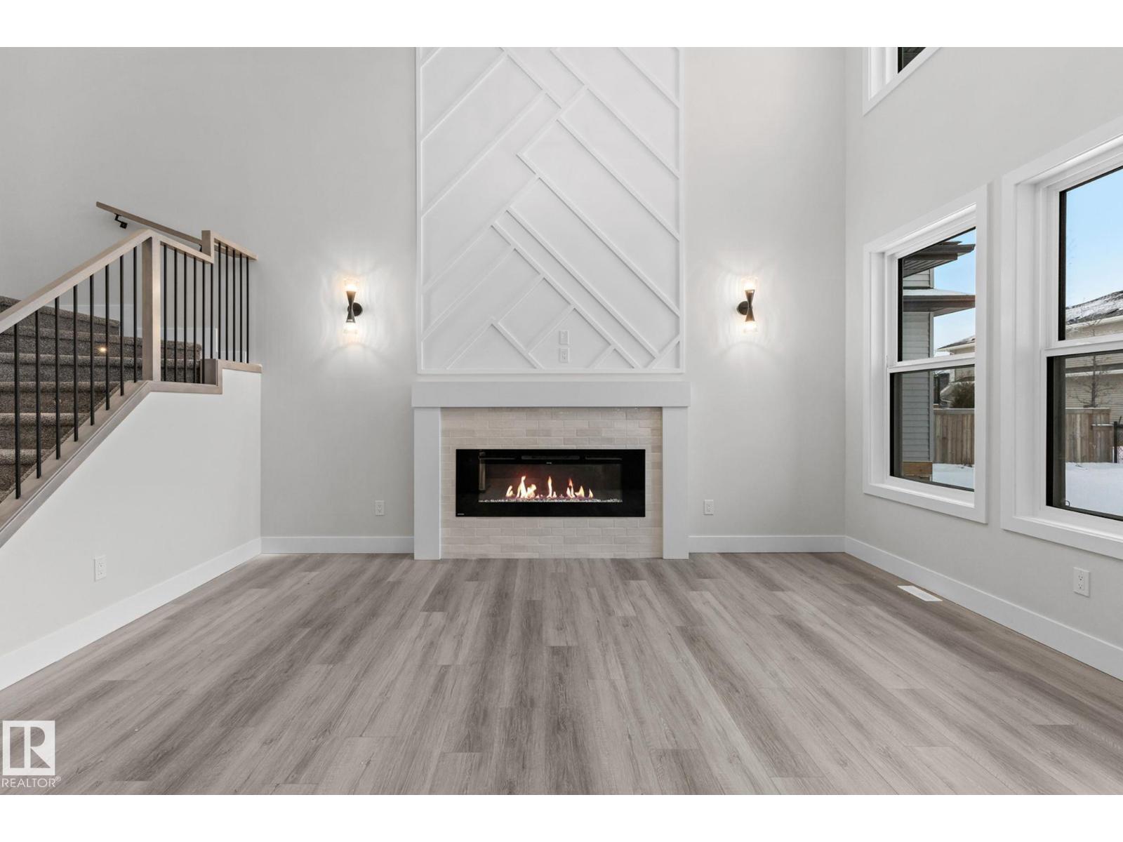 Photo 2 of 8512 181 Av Nw, Edmonton AB