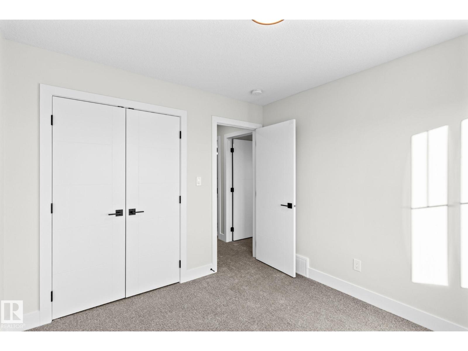 Photo 24 of 8512 181 Av Nw, Edmonton AB