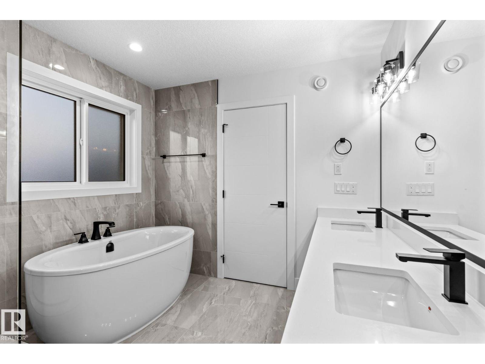 Photo 35 of 8512 181 Av Nw, Edmonton AB