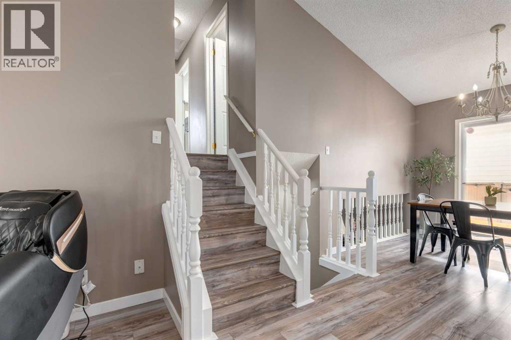 Photo 11 of 139 Los Alamos Place Ne, Calgary AB