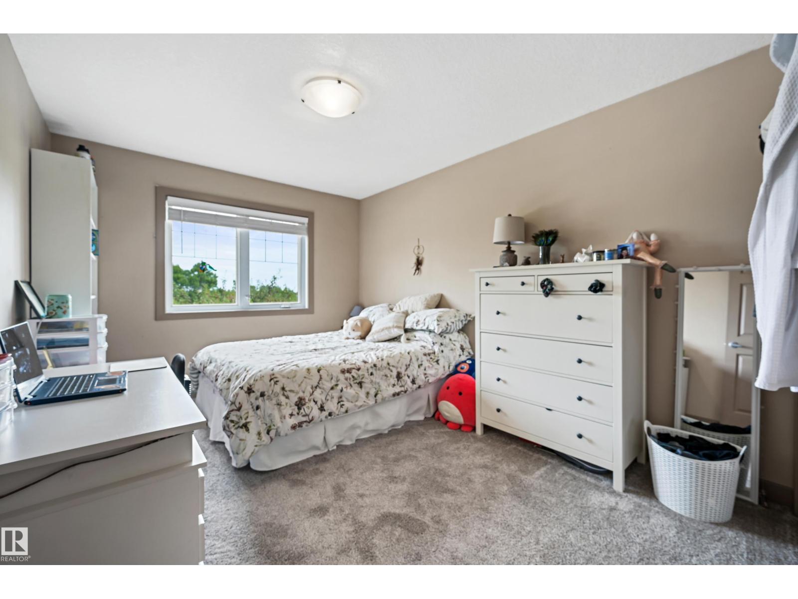 Photo 27 of 2 Kingsdale Cr, St Albert AB
