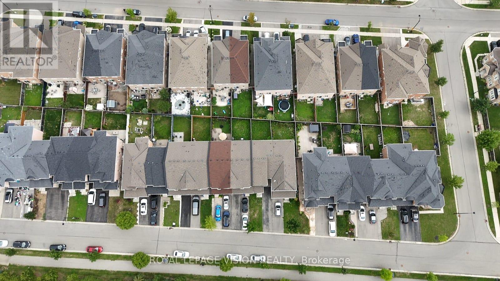 Photo 2 of 893 Transom Crescent, Milton ON
