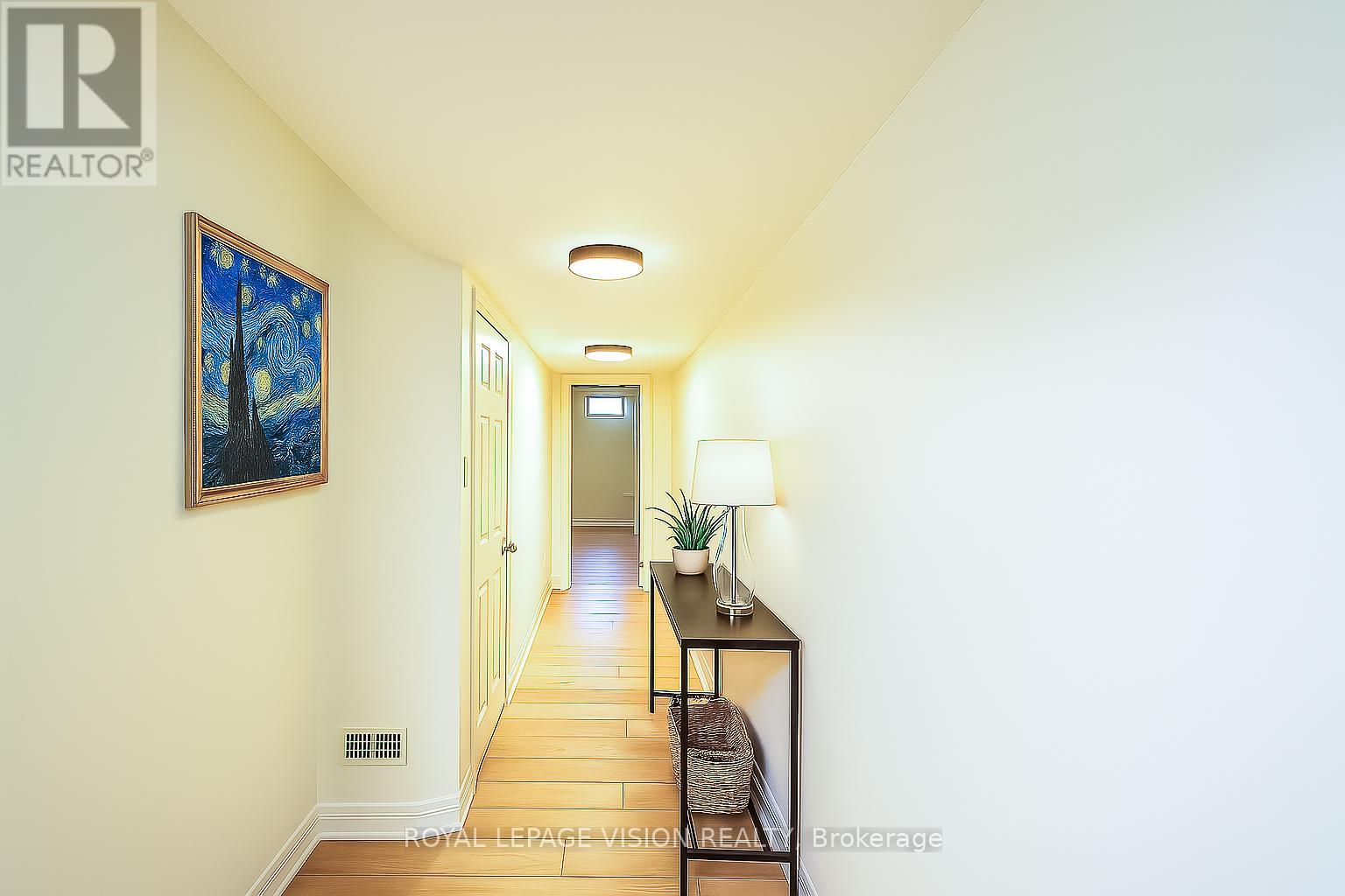Photo 8 of 893 Transom Crescent, Milton ON