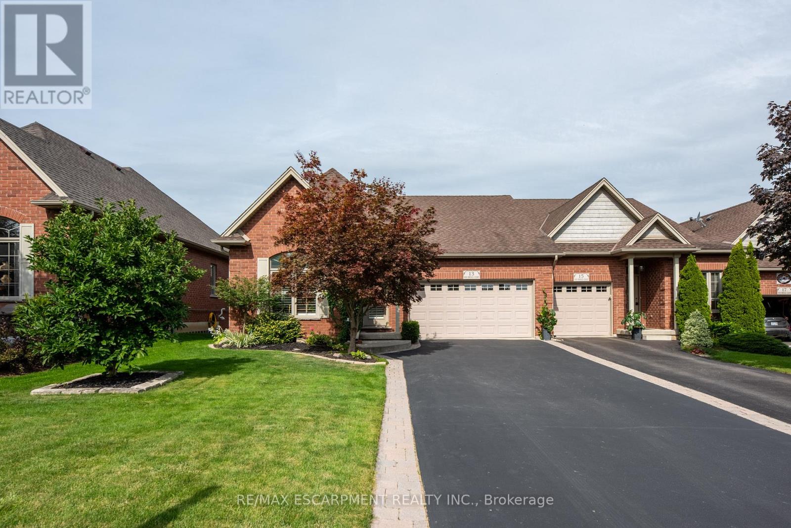 Photo 2 of 13 Iron Bridge Court, Haldimand ON