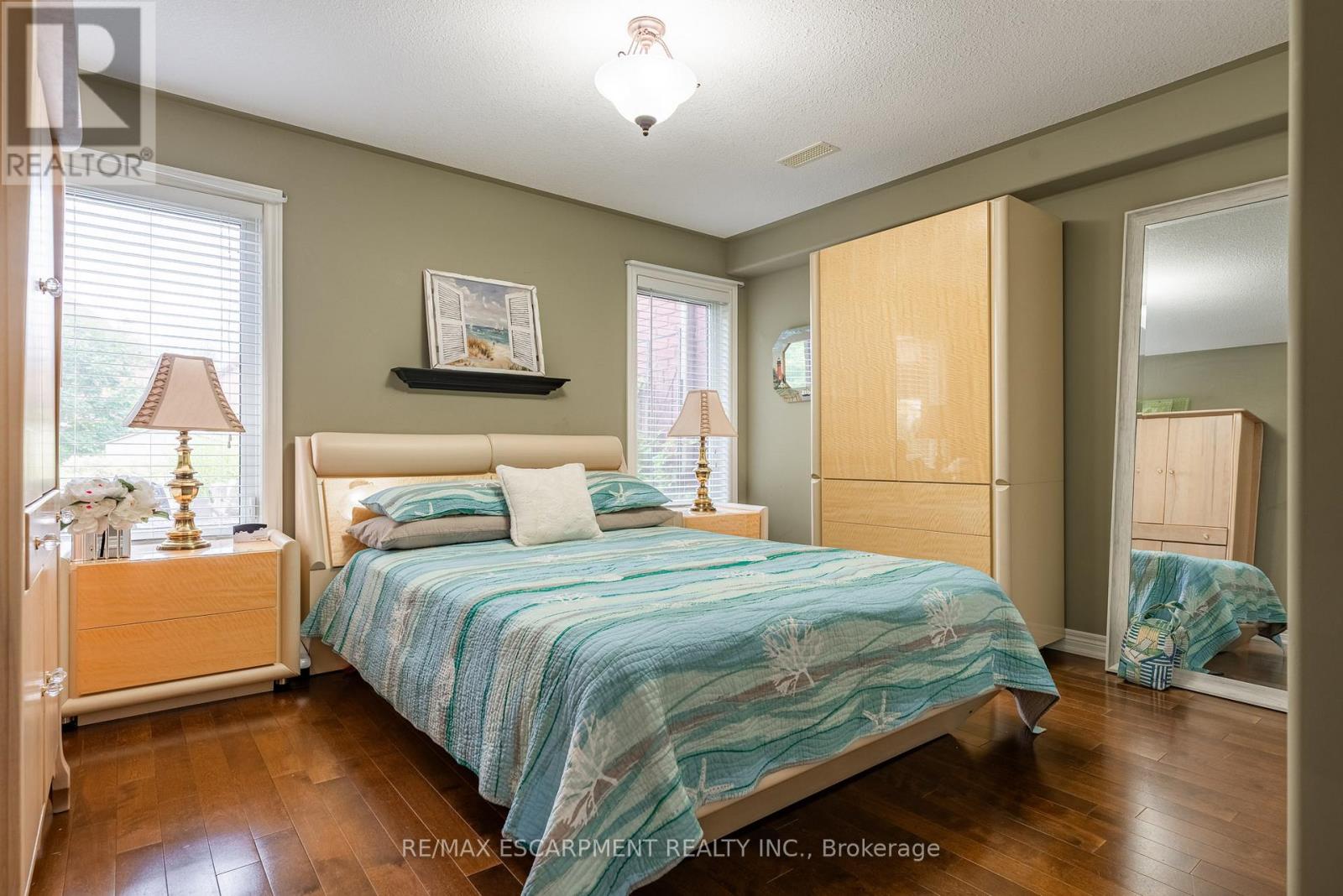Photo 33 of 13 Iron Bridge Court, Haldimand ON
