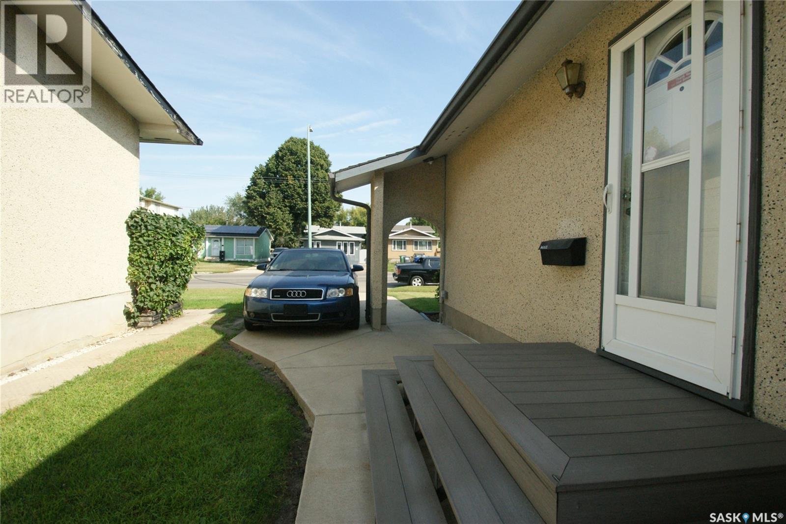Photo 19 of 3209 33rd Street W, Saskatoon SK