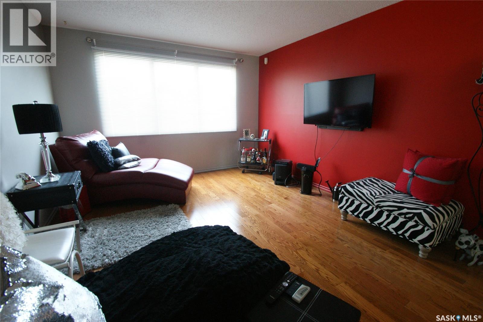 Photo 3 of 3209 33rd Street W, Saskatoon SK