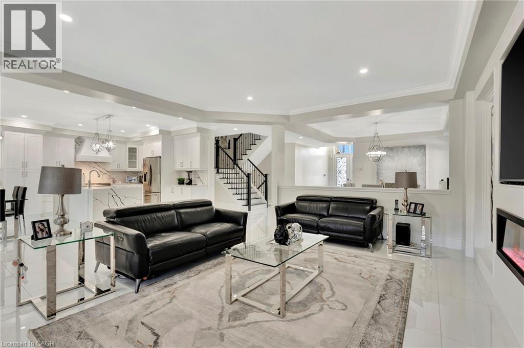 Photo 21 of 7 Bernini Court, Hamilton ON
