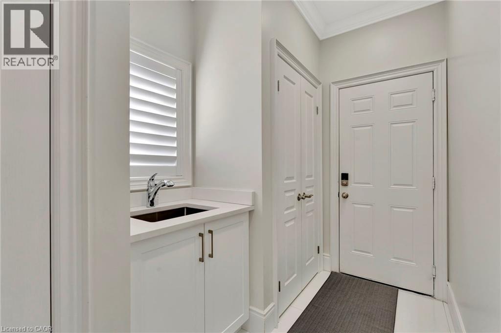 Photo 27 of 7 Bernini Court, Hamilton ON