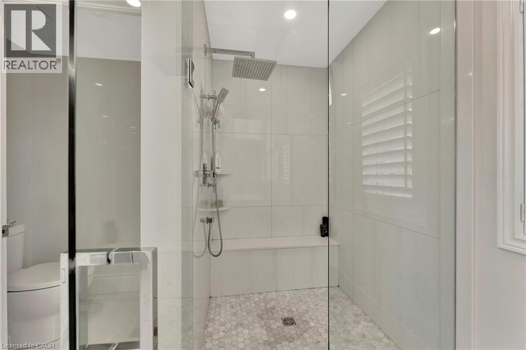 Photo 32 of 7 Bernini Court, Hamilton ON