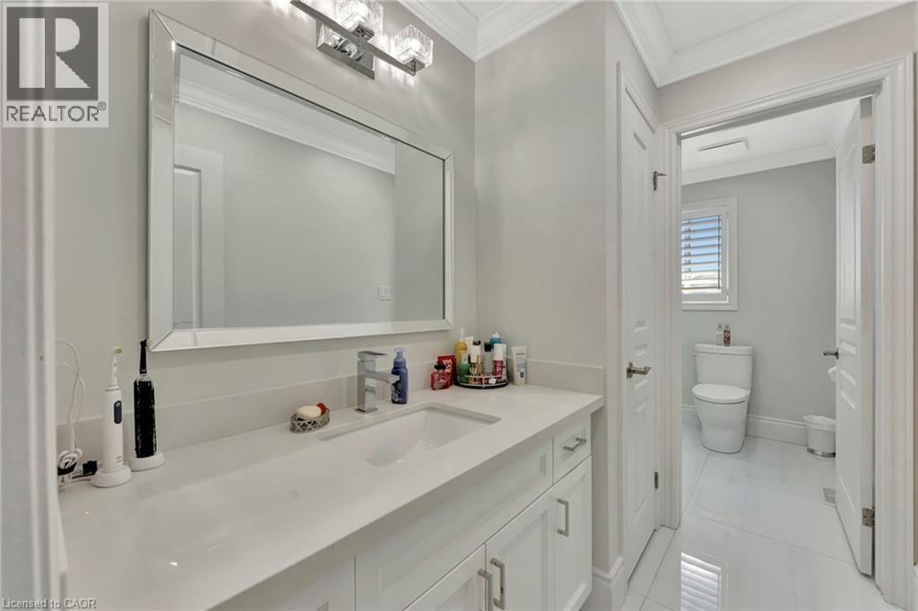Photo 35 of 7 Bernini Court, Hamilton ON