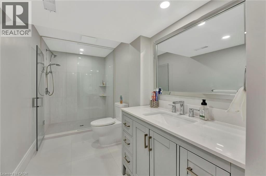 Photo 41 of 7 Bernini Court, Hamilton ON