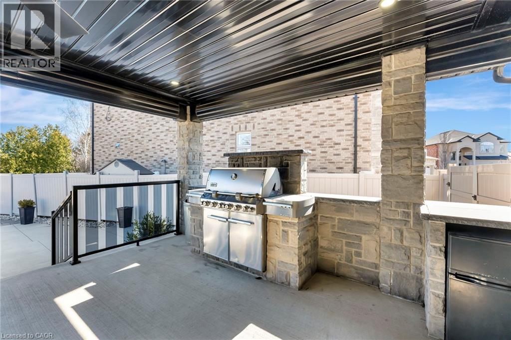 Photo 44 of 7 Bernini Court, Hamilton ON
