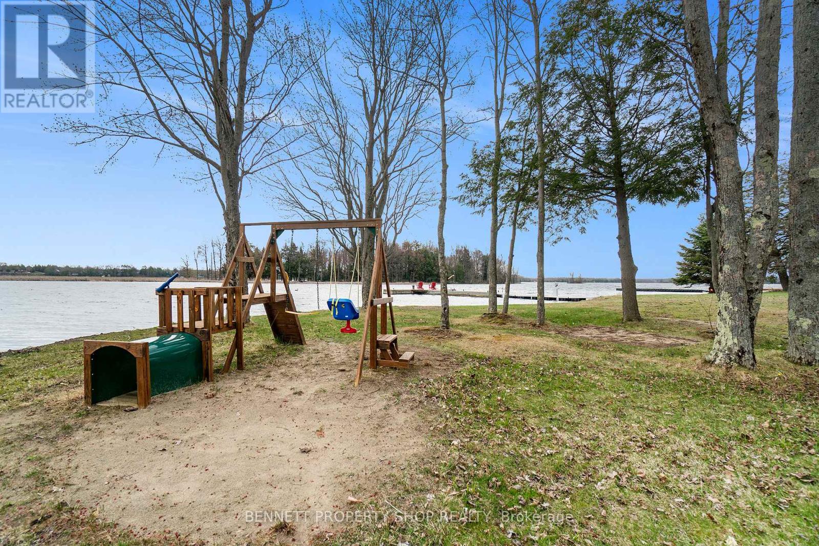 Photo 33 of 638 West Point Drive, Drummond North Elmsley ON