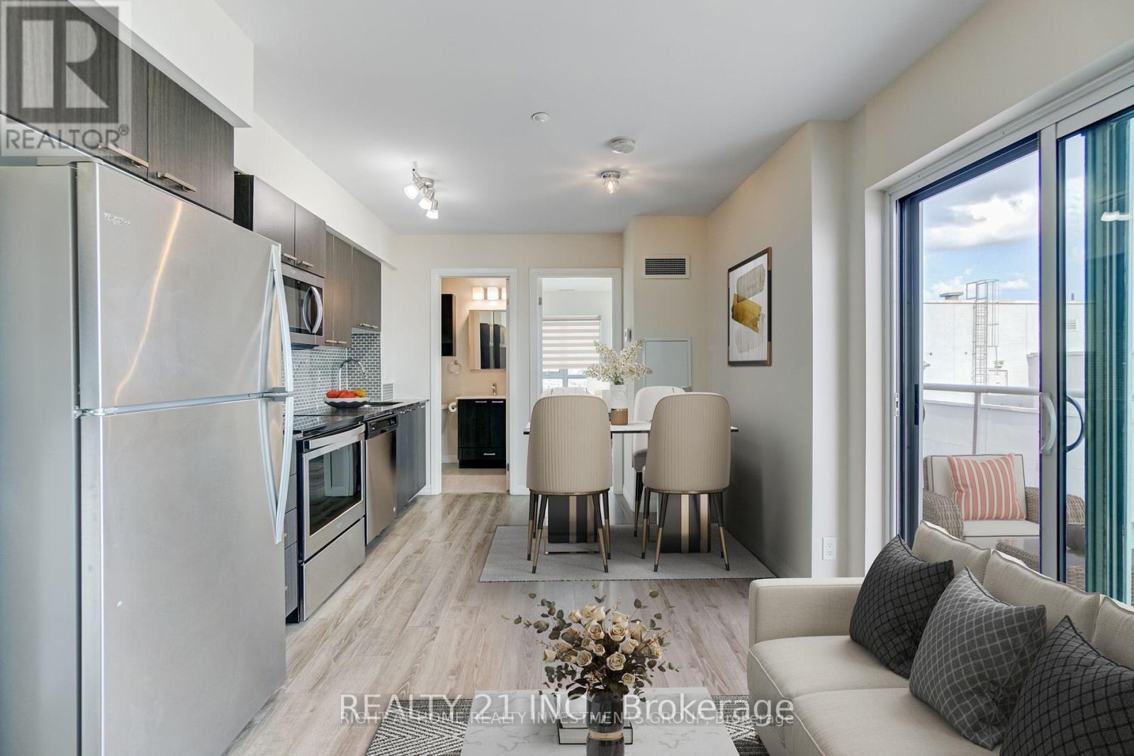Photo 4 of Ph 03 2150 Lawrence Ave East Avenue, Toronto ON