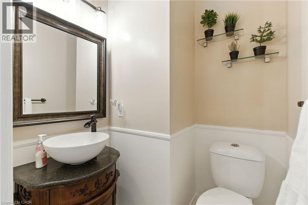 Photo 20 of 11 Silverspring Crescent, Hannon ON