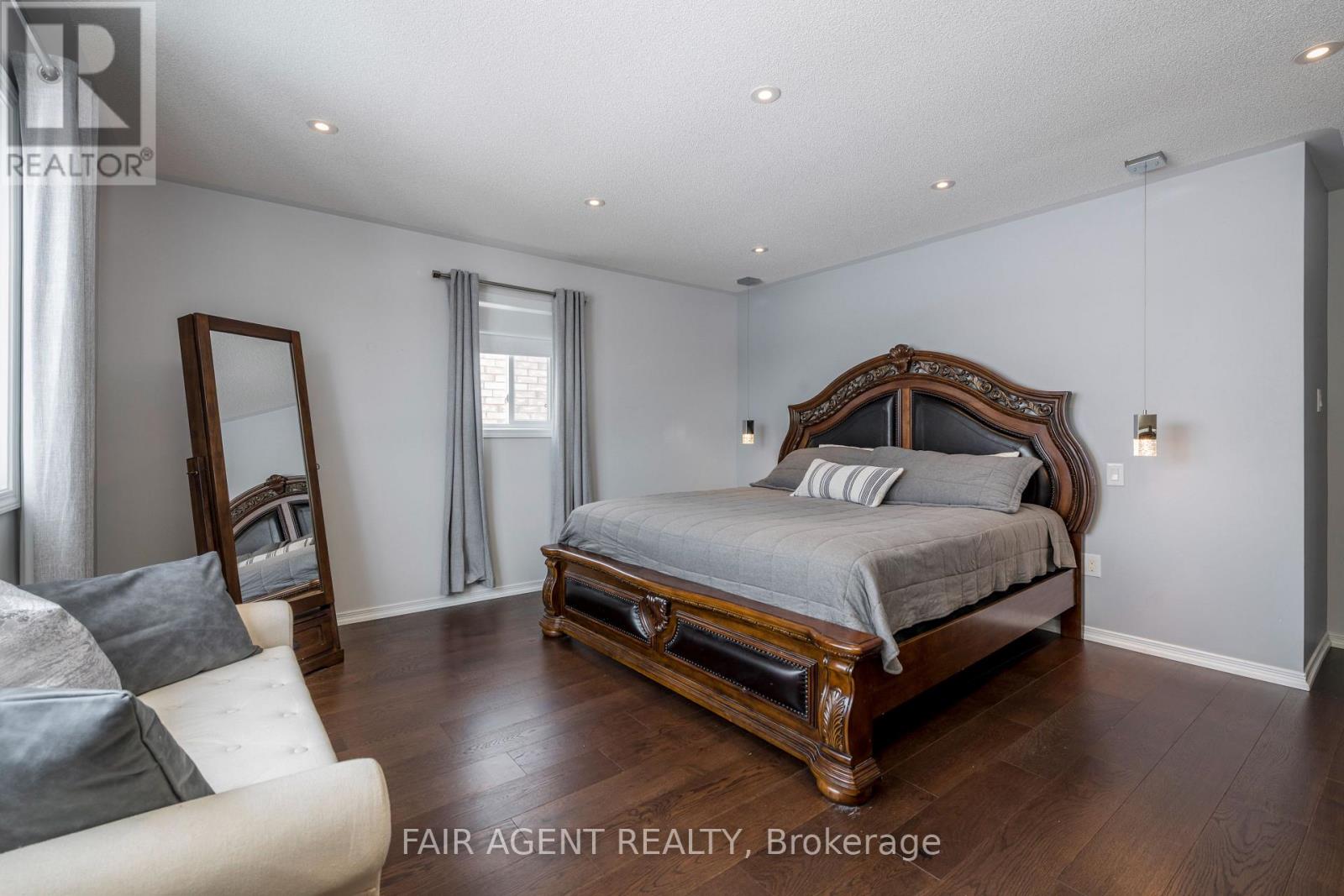 Photo 21 of 1204 Mary Lou Street, Innisfil ON