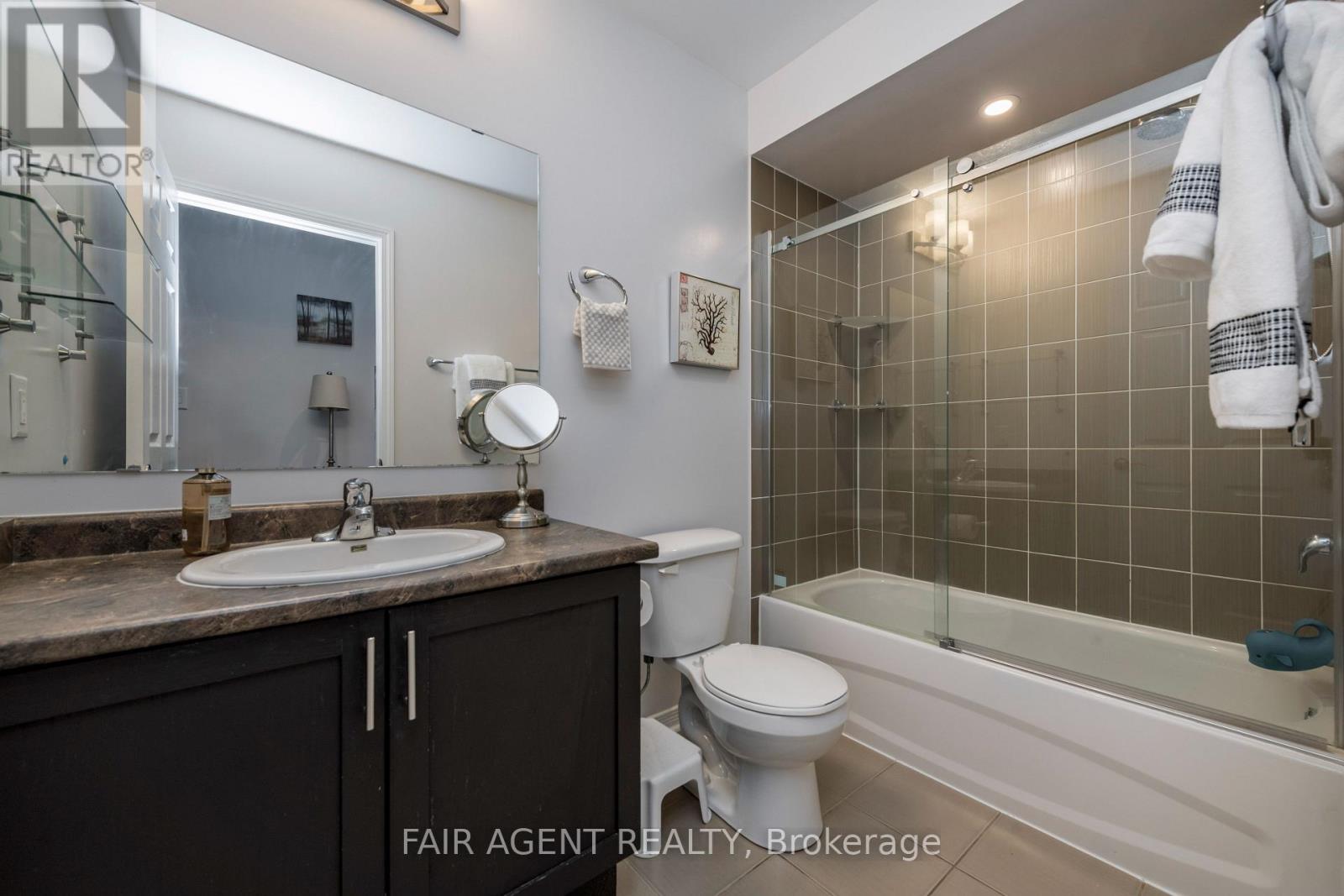 Photo 25 of 1204 Mary Lou Street, Innisfil ON