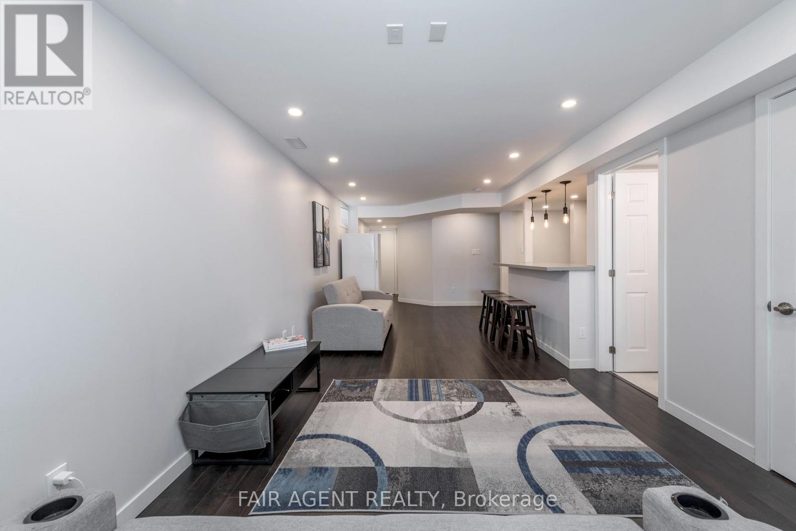 Photo 31 of 1204 Mary Lou Street, Innisfil ON