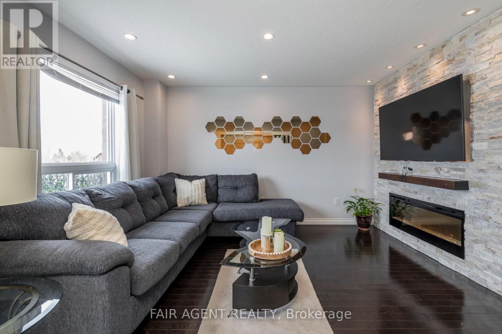 Photo 7 of 1204 Mary Lou Street, Innisfil ON