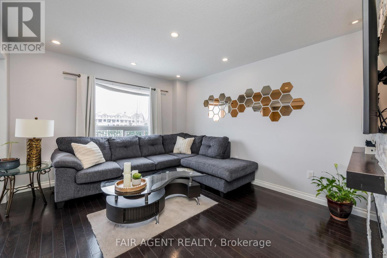 Photo 8 of 1204 Mary Lou Street, Innisfil ON