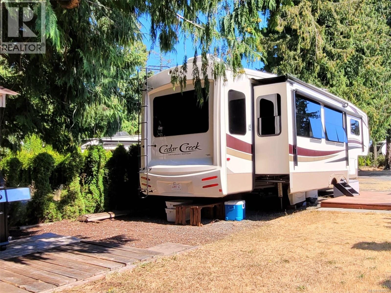 Photo 10 of 35 6050 Island Hwy W, Qualicum Beach BC