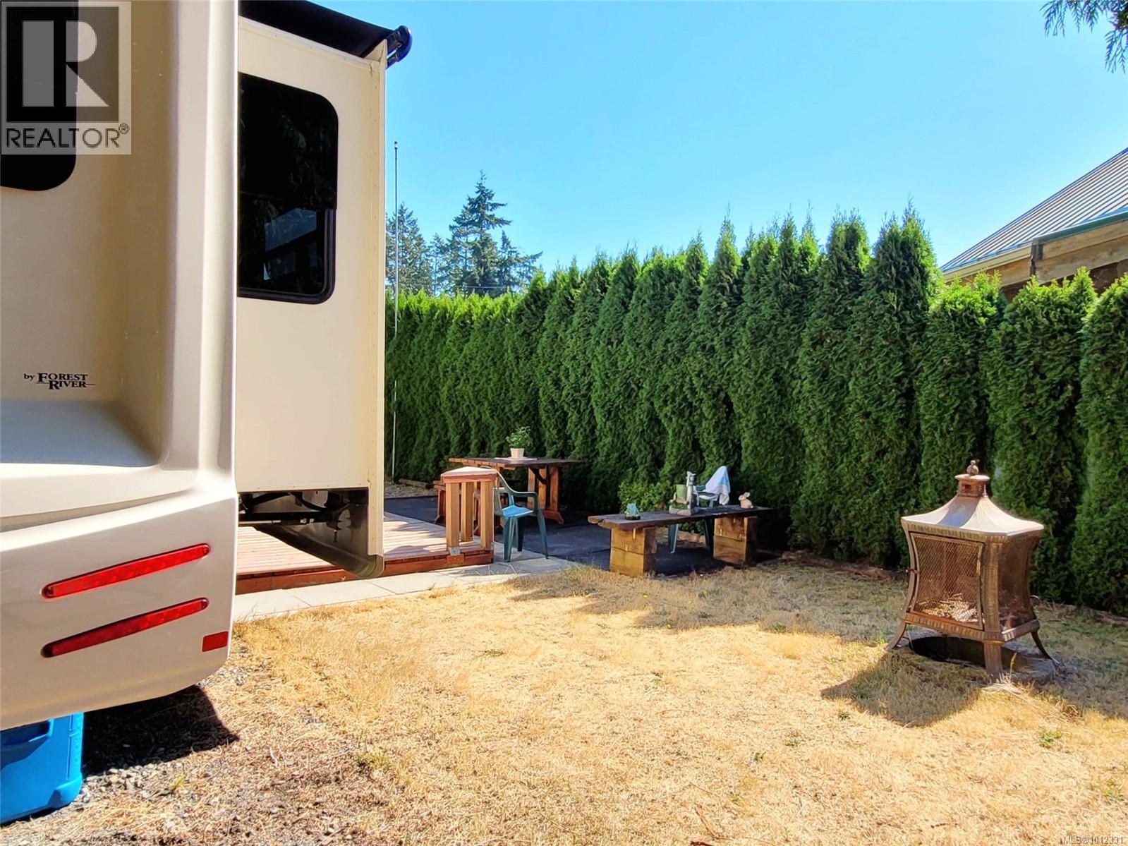 Photo 11 of 35 6050 Island Hwy W, Qualicum Beach BC