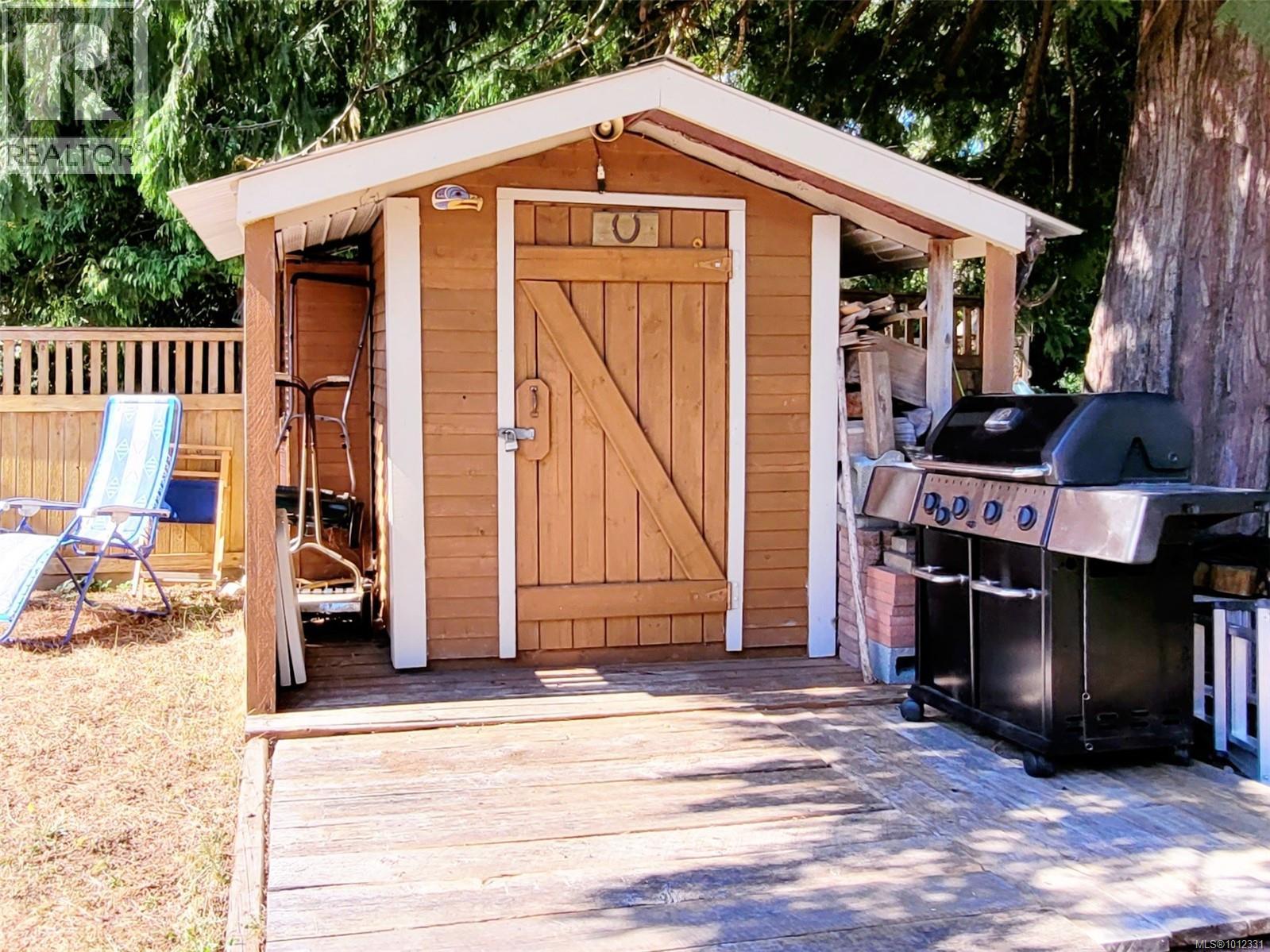 Photo 29 of 35 6050 Island Hwy W, Qualicum Beach BC