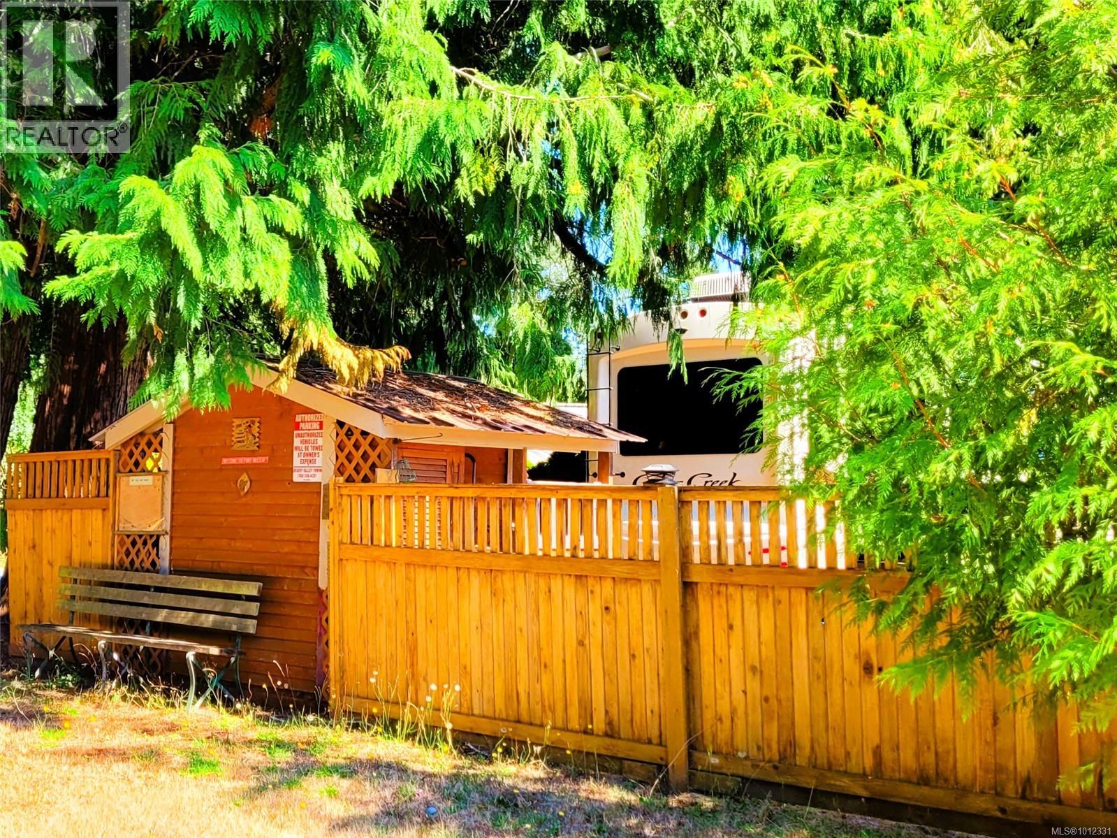 Photo 32 of 35 6050 Island Hwy W, Qualicum Beach BC