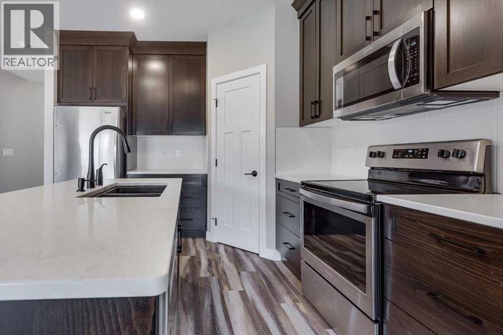 Photo 9 of 71 Thomlison Avenue, Red Deer AB