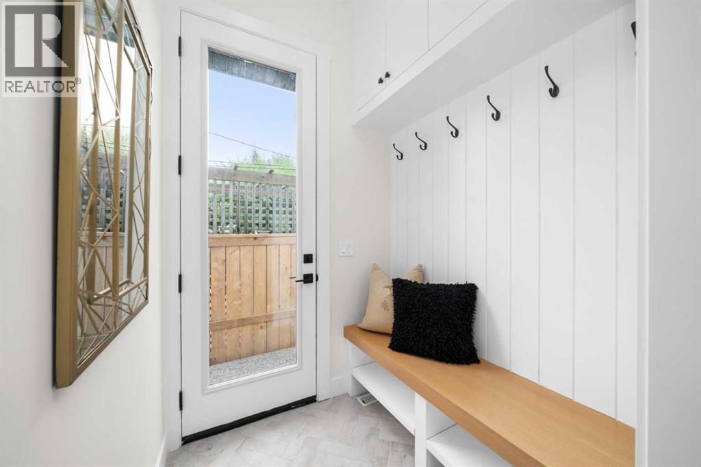 Photo 10 of 1728 19 Avenue Nw, Calgary AB