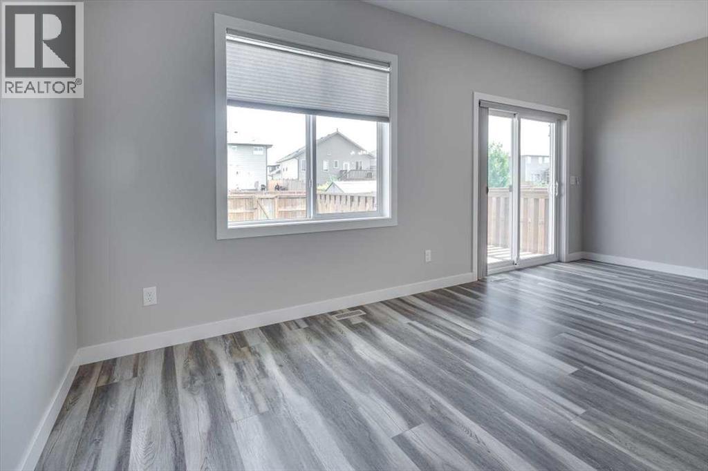 Photo 12 of 71 Thomlison Avenue, Red Deer AB