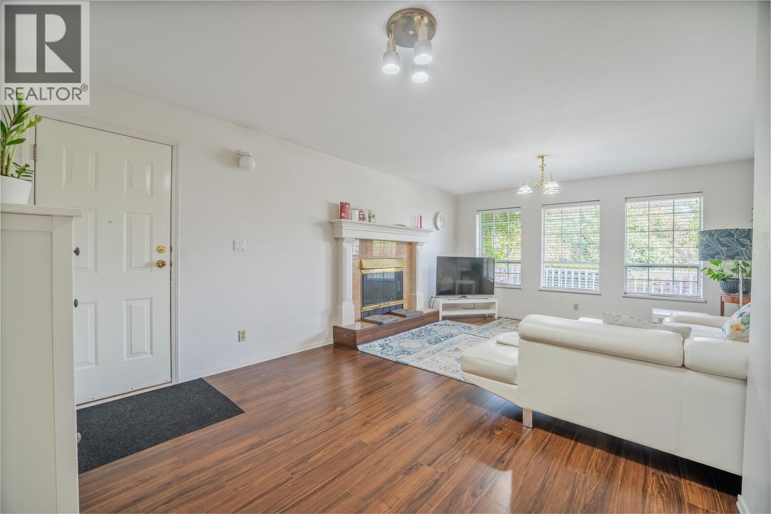 Photo 15 of 7932 Rosewood Street, Burnaby BC