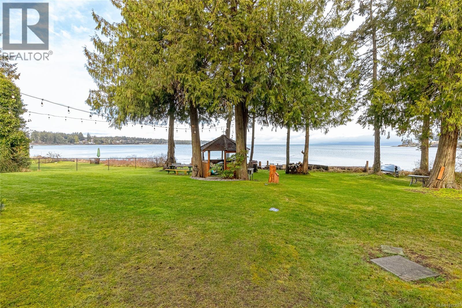 Photo 10 of 1552 Terrien Rd, Nanoose Bay BC