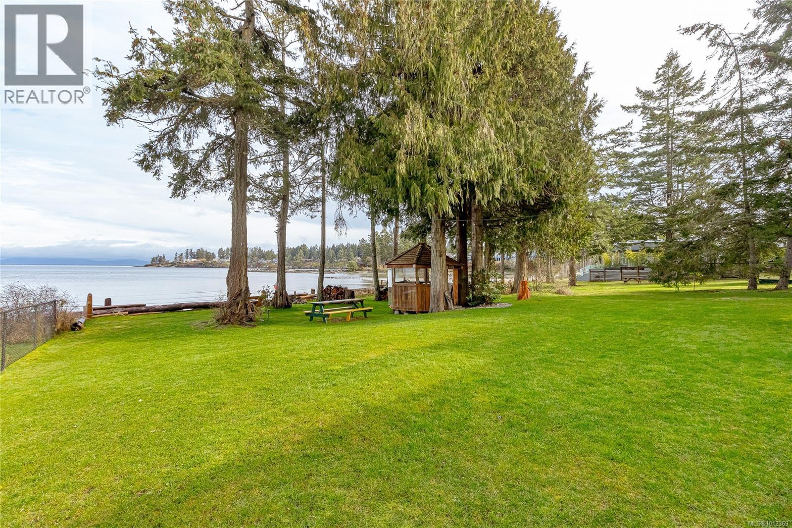 Photo 9 of 1552 Terrien Rd, Nanoose Bay BC